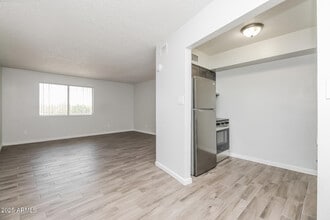 1050 W University Dr in Mesa, AZ - Building Photo - Building Photo