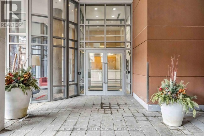 255-1255 Richmond St E in Toronto, ON - Building Photo - Building Photo