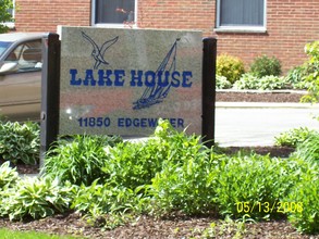 The Lakehouse in Lakewood, OH - Building Photo - Building Photo