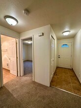 611 NE Larch Ave in Redmond, OR - Building Photo - Building Photo