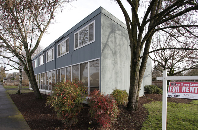 2200 E Mill Plain Blvd in Vancouver, WA - Building Photo - Building Photo