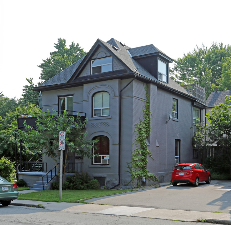 185 Hess St S in Hamilton, ON - Building Photo