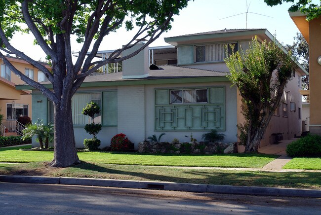 524 Grace Ave in Inglewood, CA - Foto de edificio - Building Photo