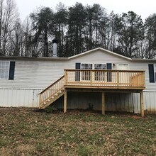 201 Rockingham Rd in Johnson City, TN - Building Photo - Building Photo