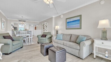 7205 Thomas Dr in Panama City Beach, FL - Building Photo - Building Photo
