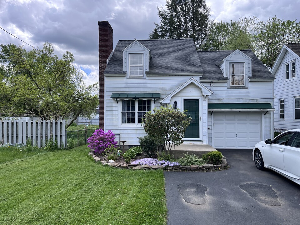 705 Engleman Ave in Schenectady, NY - Foto de edificio