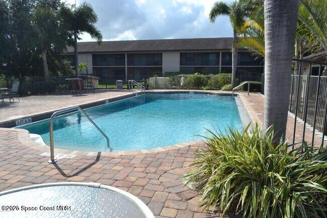 1039 Regency Dr in Melbourne, FL - Building Photo - Building Photo