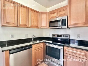 1901 N Rhodes St in Arlington, VA - Building Photo - Building Photo