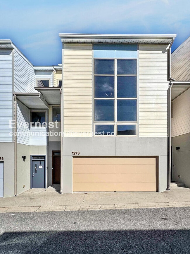 property at 1273 MacKintosh pknw