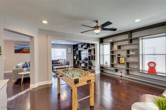 7659 Ribbon Garland Ct in Las Vegas, NV - Building Photo - Building Photo