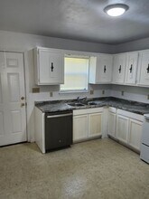 1872 Darryl Dr in Tallahassee, FL - Building Photo - Building Photo