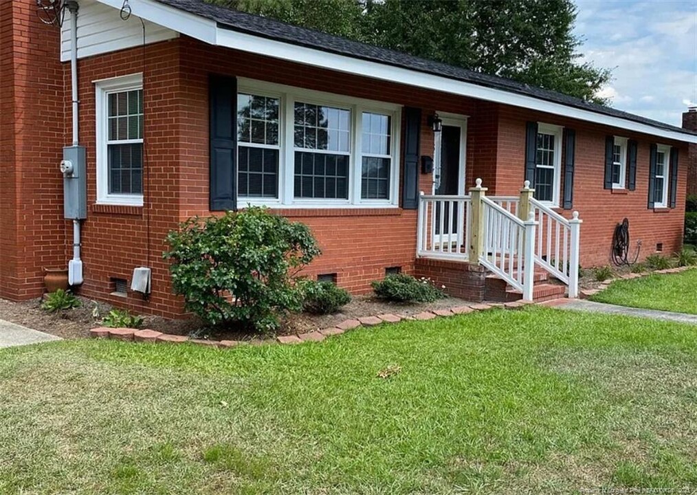 817 Emeline Ave in Fayetteville, NC - Building Photo