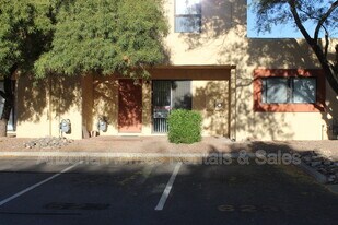 621 S Kacee Ave in Tucson, AZ - Building Photo