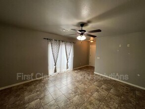 129 Ashley Dr in Edmond, OK - Building Photo - Building Photo