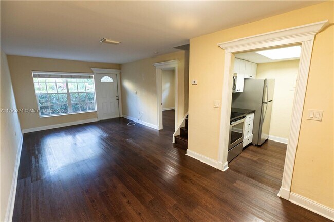 3173 Day Ave in Miami, FL - Building Photo - Building Photo