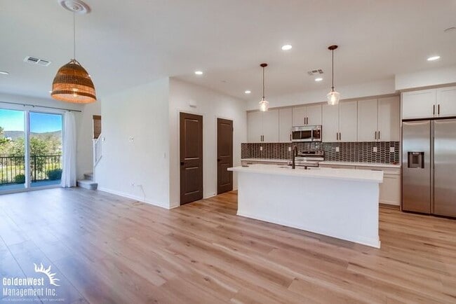 10541 Graphite St in Spring Valley, CA - Building Photo - Building Photo