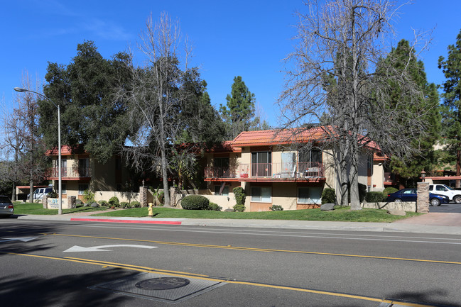 Creek Side Condominiums in Alpine, CA - Foto de edificio - Building Photo