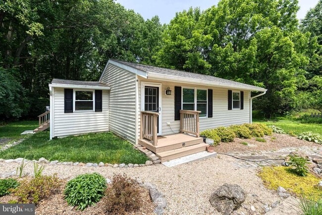 property at 6922 Hollenberry Rd