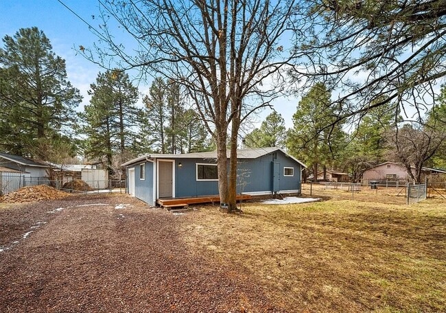 property at 2221 Curry Ln