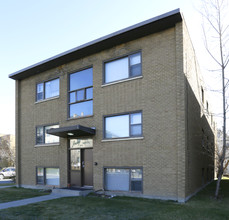 Jenny Apartments in Calgary, AB - Building Photo - Building Photo