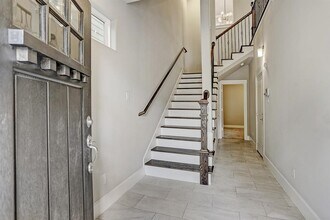 1057 W 25th St in Houston, TX - Building Photo - Building Photo