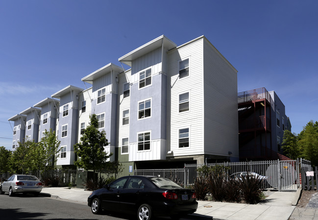 Percy Abram Jr. Senior Housing in Emeryville, CA - Foto de edificio - Building Photo