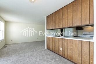 5839 Troy Villa Blvd in Dayton, OH - Building Photo - Building Photo