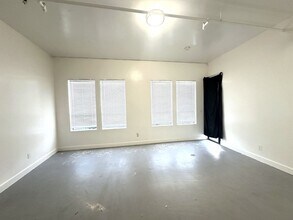 2877 Chapman St in Oakland, CA - Building Photo - Building Photo