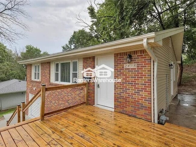 2418 Boston Ave in Des Moines, IA - Foto de edificio - Building Photo