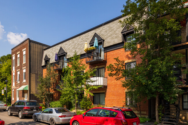 1829 Saint-Christophe Rue in Montréal, QC - Building Photo - Primary Photo