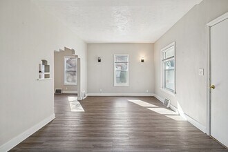 2515 N 63rd St in Omaha, NE - Building Photo - Building Photo