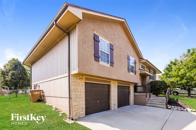 1109 Wiltshire Blvd in Raymore, MO - Foto de edificio - Building Photo