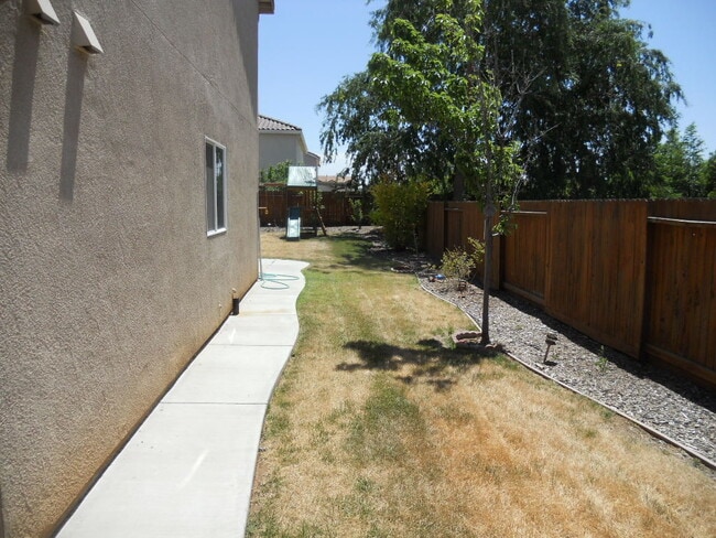 4361 Norwalk Cir in Mather, CA - Building Photo - Building Photo