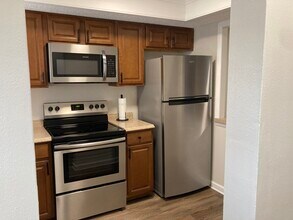 3774 Lake Bayshore Dr in Bradenton, FL - Building Photo - Building Photo