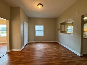 512 W Division St in Springfield, MO - Building Photo - Building Photo