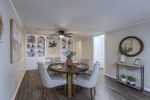 James- Marie Court in Fostoria, OH - Building Photo