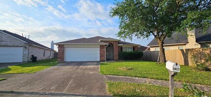 7402 Spring Creek Cir in Baytown, TX - Building Photo - Building Photo