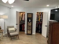 840 Threadneedle St photo'