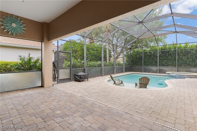 2066 Mandarin Ln in Naples, FL - Foto de edificio - Building Photo