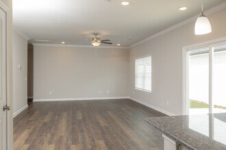 Hamilton Villas in Chattanooga, TN - Building Photo - Interior Photo