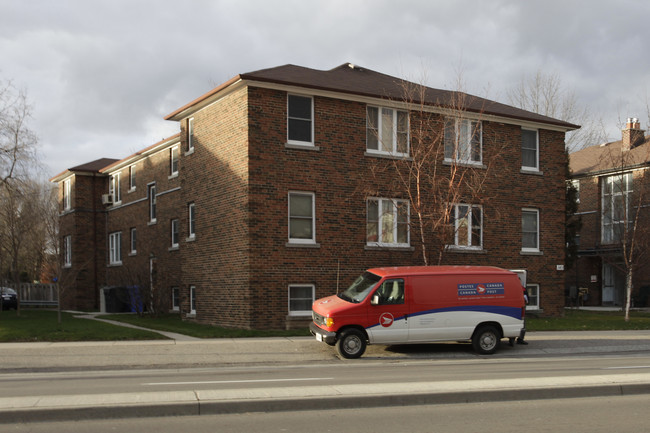 340 Lakeshore Rd W in Mississauga, ON - Building Photo - Primary Photo