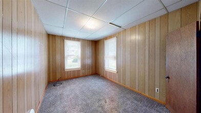 721 5th St NE in Minot, ND - Foto de edificio - Building Photo