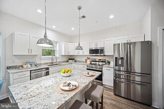 799 Central Ave E in Edgewater, MD - Building Photo - Building Photo