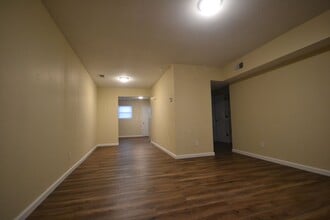 906 S Pike Ave in Bolivar, MO - Building Photo - Building Photo