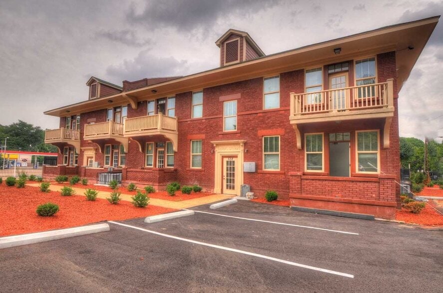 528 E Pkwy N, Unit 15 in Memphis, TN - Building Photo