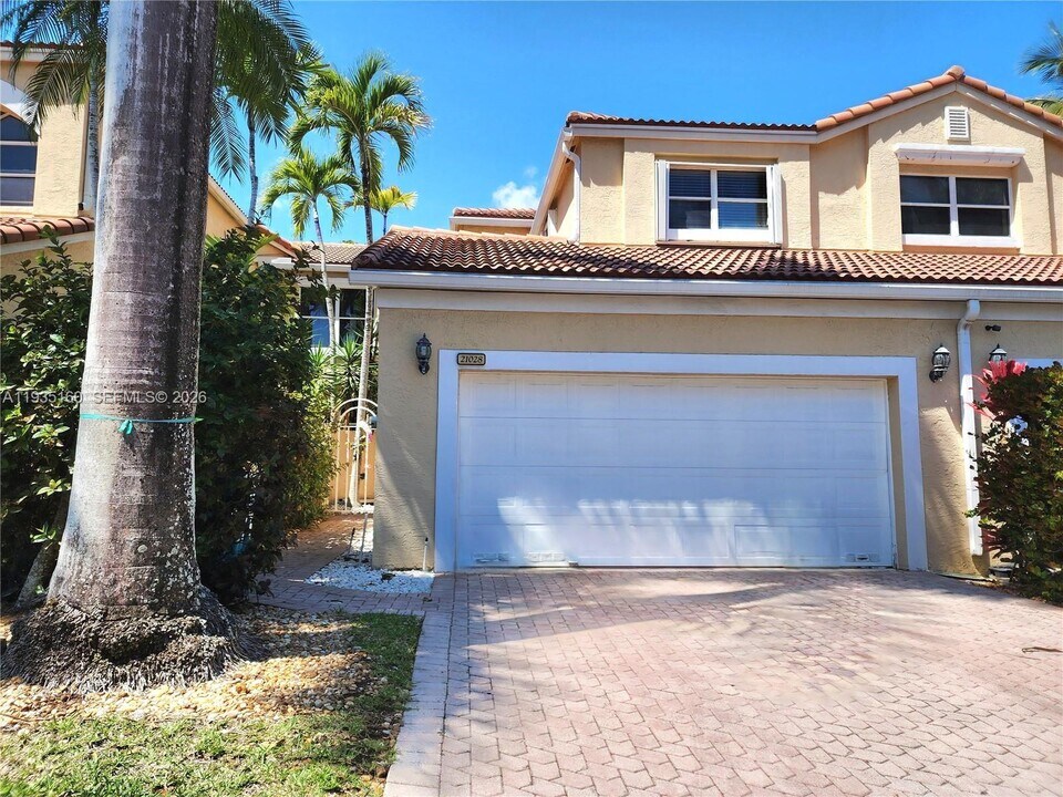 21028 NE 34th Ct in Aventura, FL - Building Photo