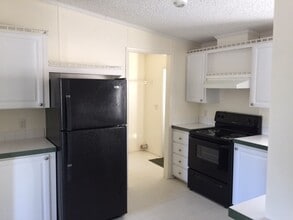 7770 NW 170th St in Trenton, FL - Foto de edificio - Building Photo