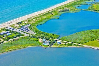 1025 Flying Point Rd in Water Mill, NY - Building Photo - Building Photo