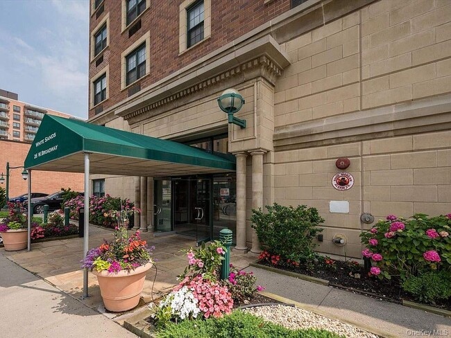 property at 26 W Broadway