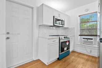 1721 SW 21st Ter in Miami, FL - Building Photo - Building Photo